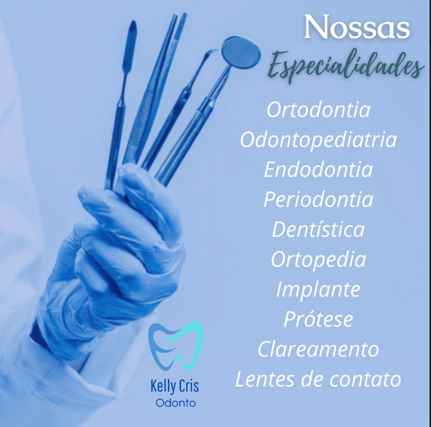 Equipe da Kelly Cris Odontologia preparando instrumentos odontológicos em Ceilândia
